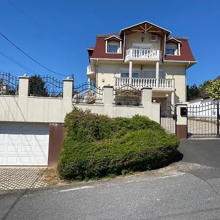 Arany Apartmanhaz Zalagyoengye *