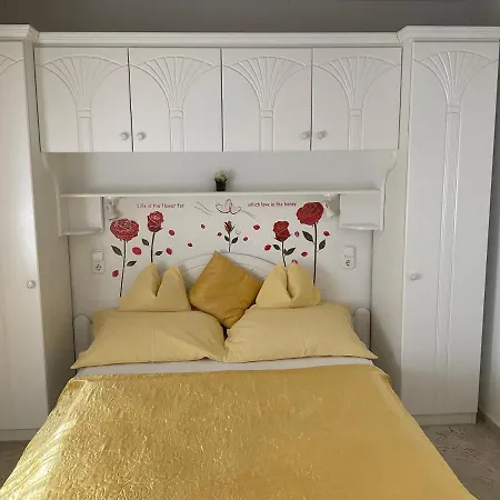 Arany Apartmanhaz Zalagyoengye Apartment