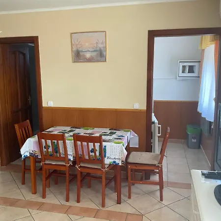 Arany Apartmanhaz Zalagyoengye Apartment