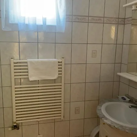 Arany Apartmanhaz Zalagyoengye Apartment *
