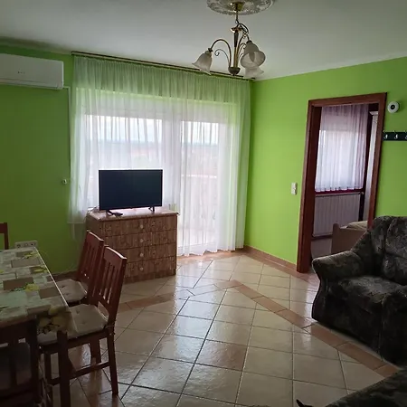 Arany Apartmanhaz Zalagyoengye * Zalakaros
