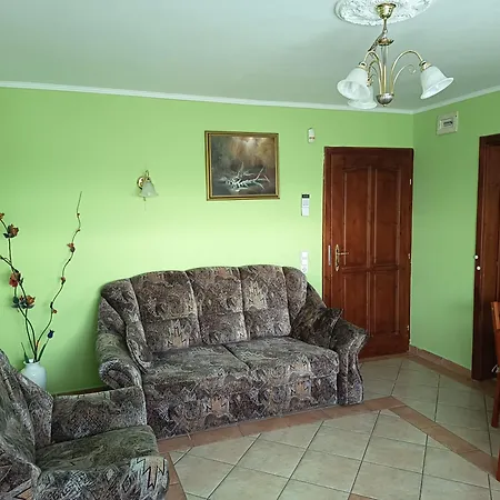 Arany Apartmanhaz Zalagyoengye Apartment