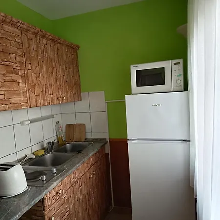 Arany Apartmanhaz Zalagyoengye Zalakaros
