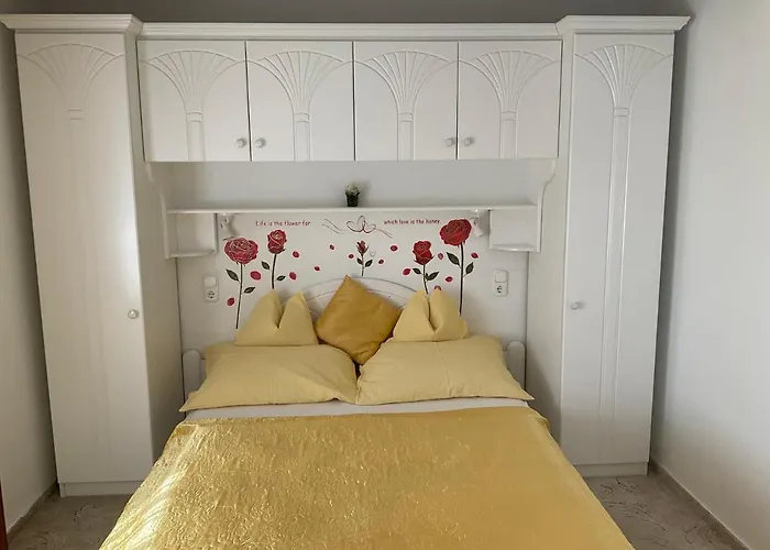 Arany Apartmanhaz Zalagyoengye דירה